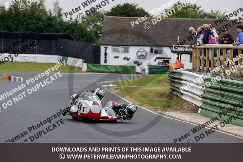 Vintage motorcycle club;eventdigitalimages;mallory park;mallory park trackday photographs;no limits trackdays;peter wileman photography;trackday digital images;trackday photos;vmcc festival 1000 bikes photographs